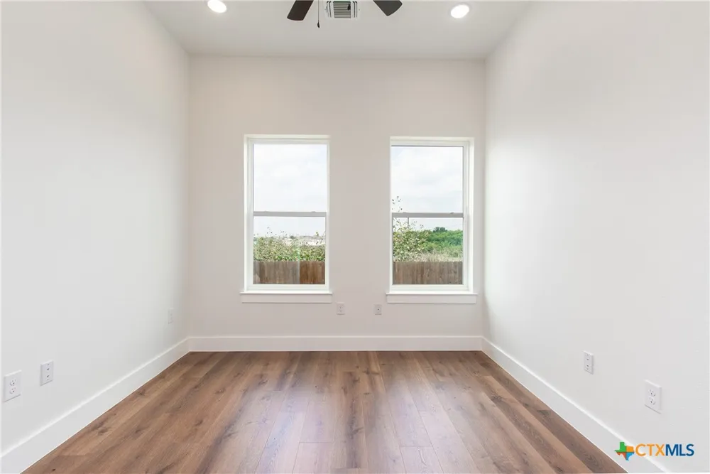 121 Calvin Smith Lane #A & B Jarrell, TX 76537