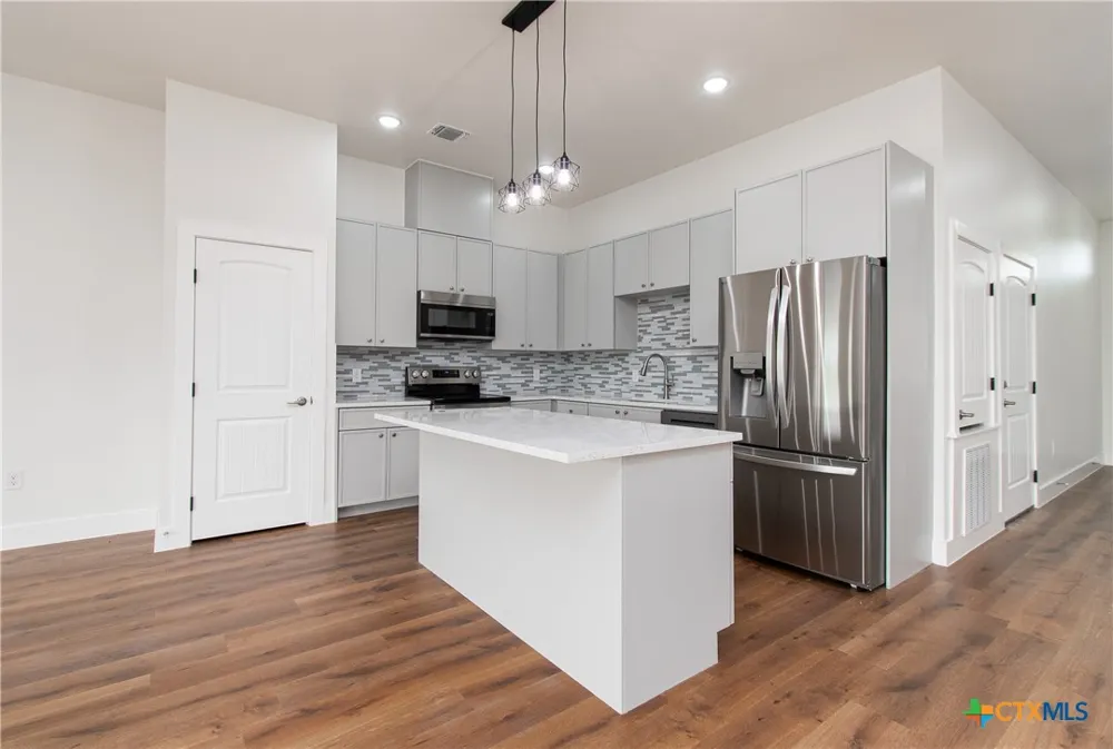 121 Calvin Smith Lane #A & B Jarrell, TX 76537
