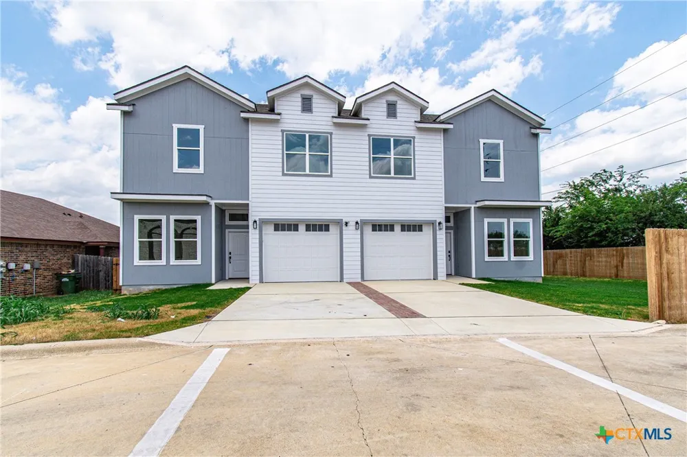 121 Calvin Smith Lane #A & B Jarrell, TX 76537