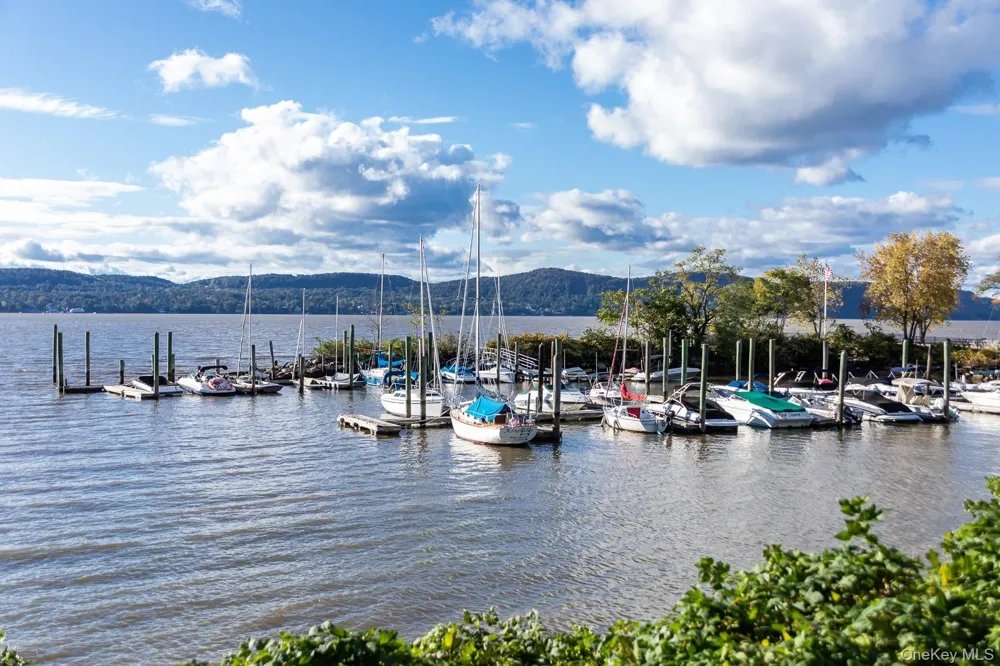 4 Lighthouse Landing #210 Sleepy Hollow, NY 10591