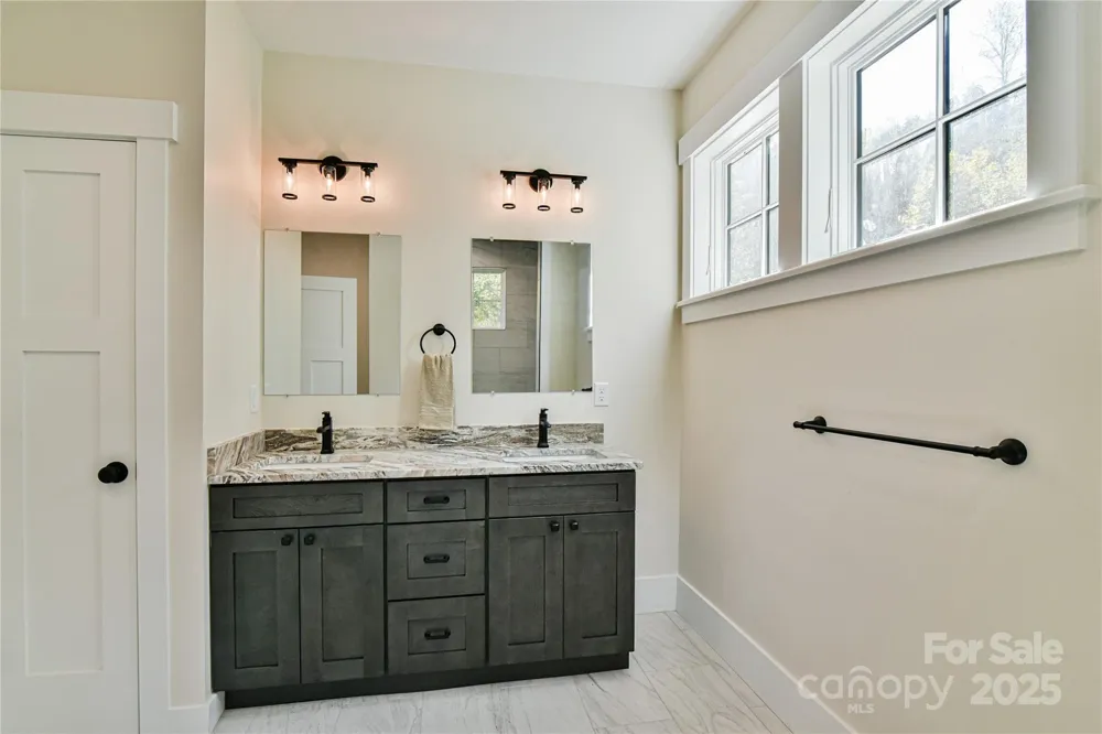 48 Crossings Circle Fairview, NC 28730