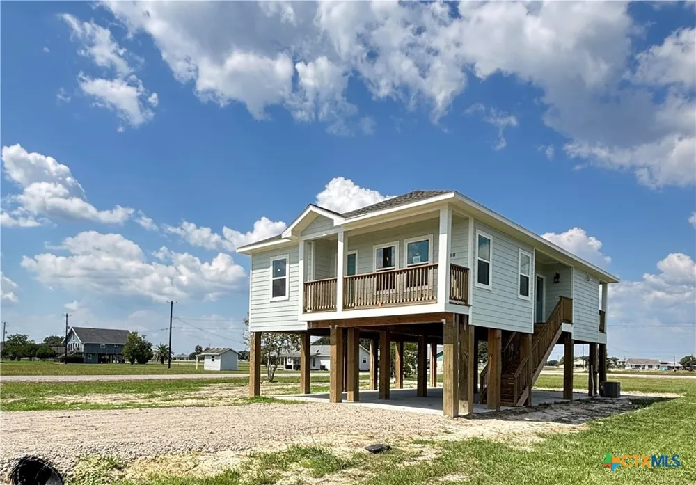 638 Swallow Palacios, TX 77465