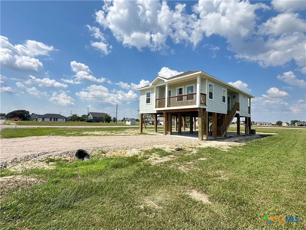 638 Swallow Palacios, TX 77465