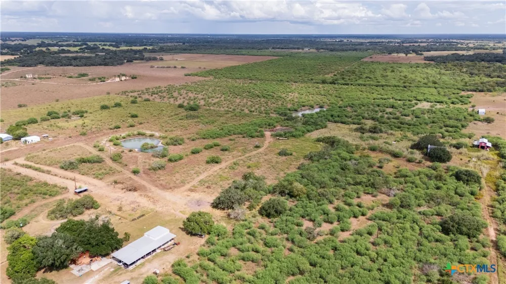 55 Lassman Road Goliad, TX 77963