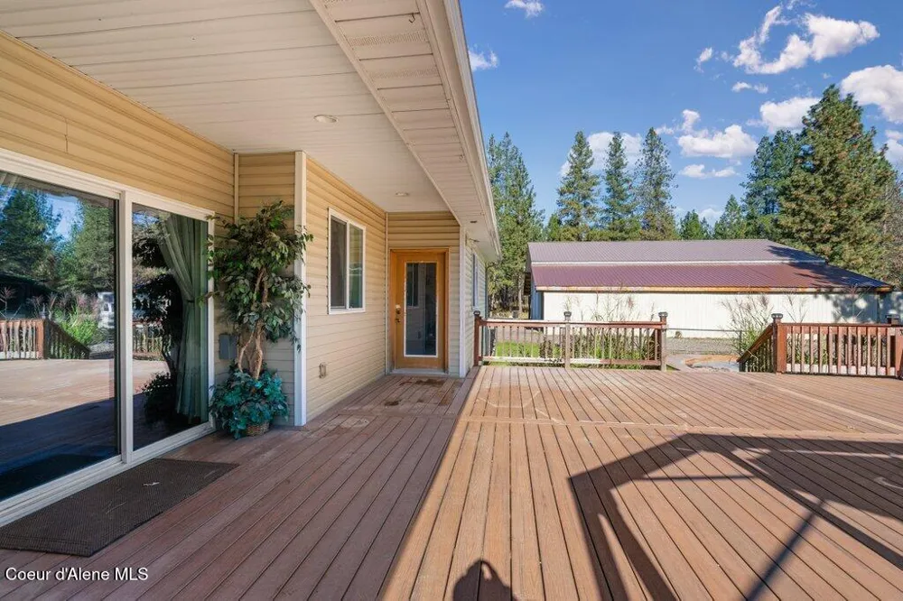 4308 E Rosemont Drive Athol, ID 83801
