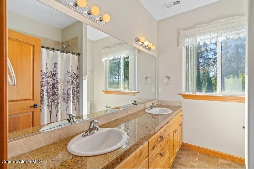 4308 E Rosemont Drive Athol, ID 83801