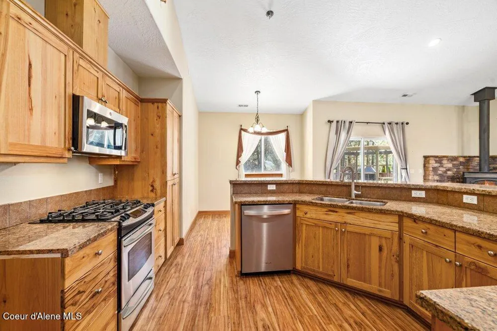 4308 E Rosemont Drive Athol, ID 83801