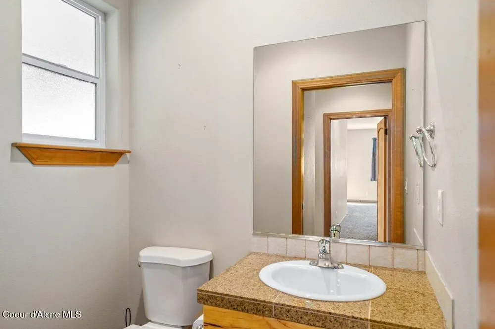 4308 E Rosemont Drive Athol, ID 83801