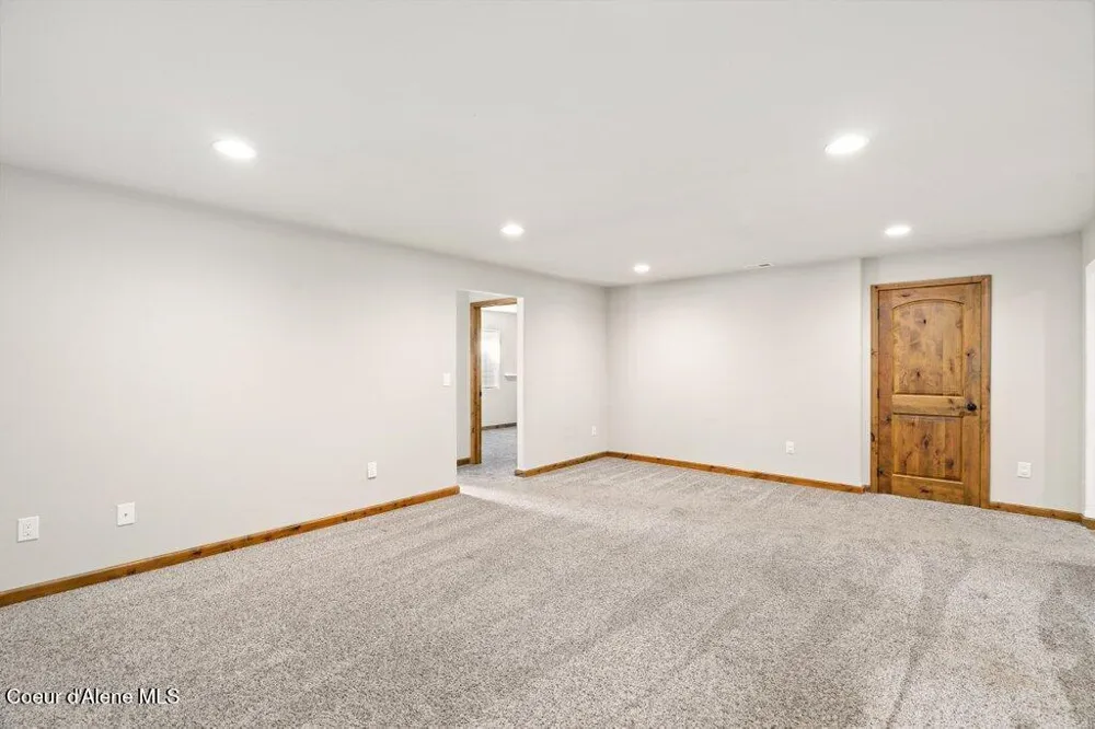 4308 E Rosemont Drive Athol, ID 83801