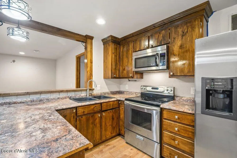 4308 E Rosemont Drive Athol, ID 83801