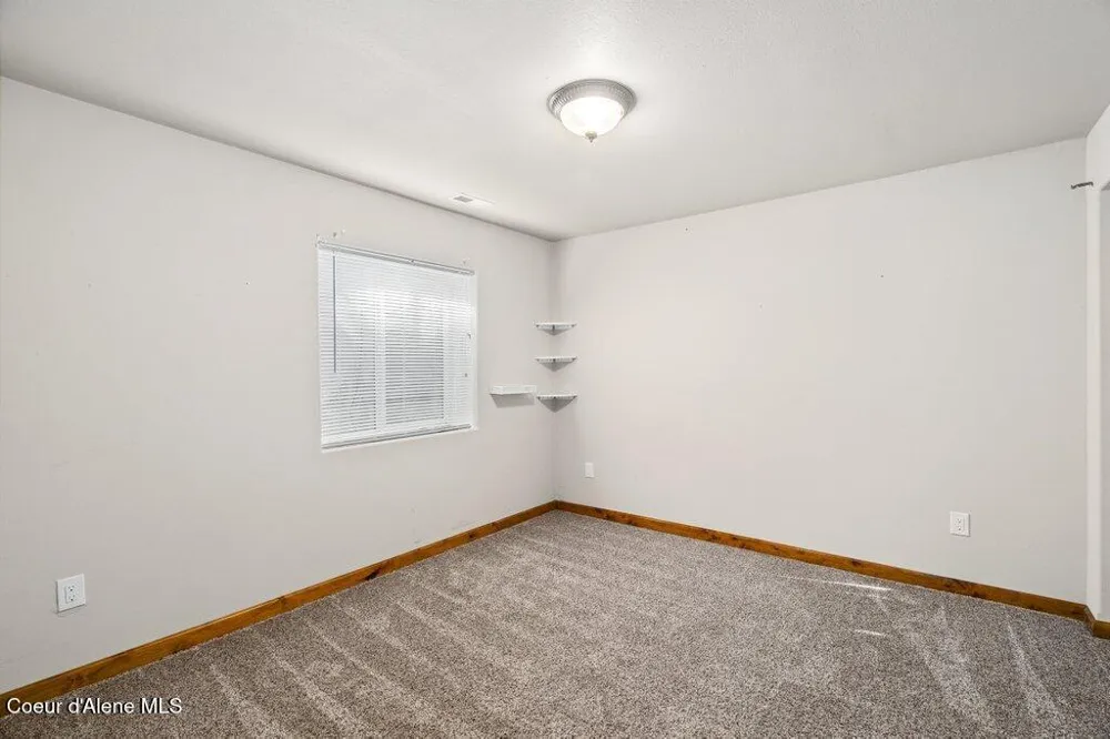 4308 E Rosemont Drive Athol, ID 83801