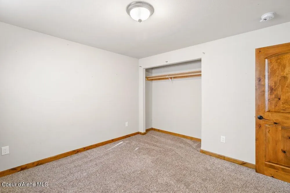 4308 E Rosemont Drive Athol, ID 83801