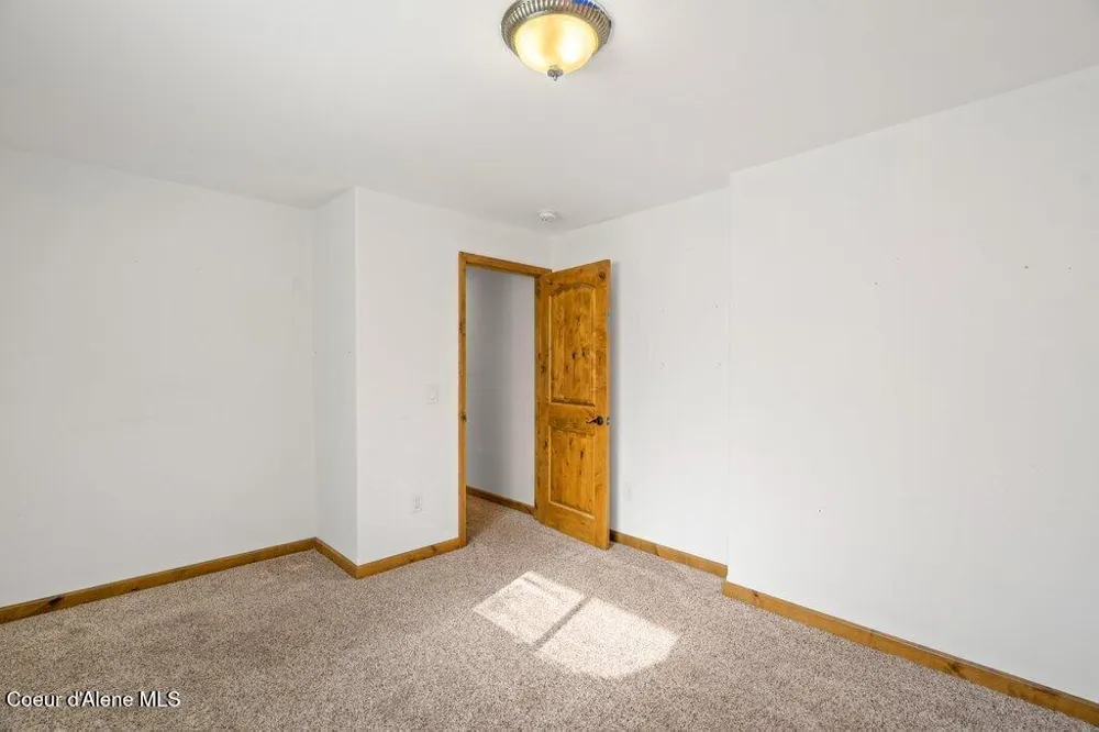 4308 E Rosemont Drive Athol, ID 83801