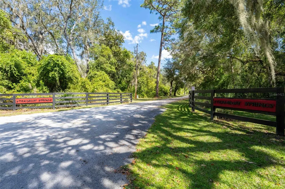 11420 E STEAMBOAT DRIVE Floral City, FL 34436