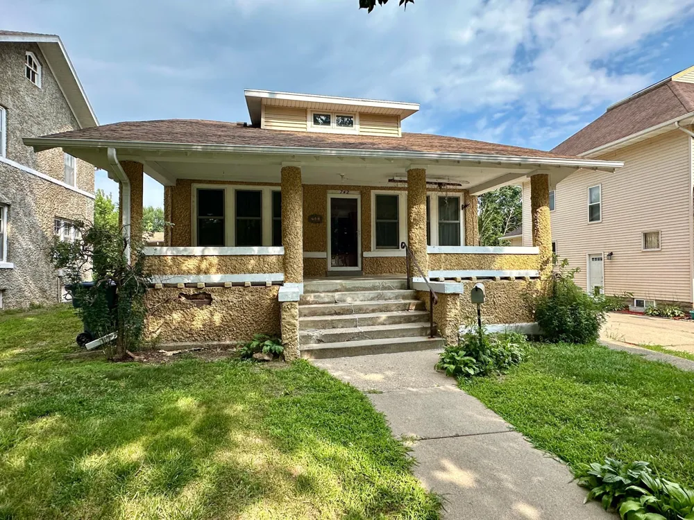 742 Freeman Avenue Luverne, MN 56156