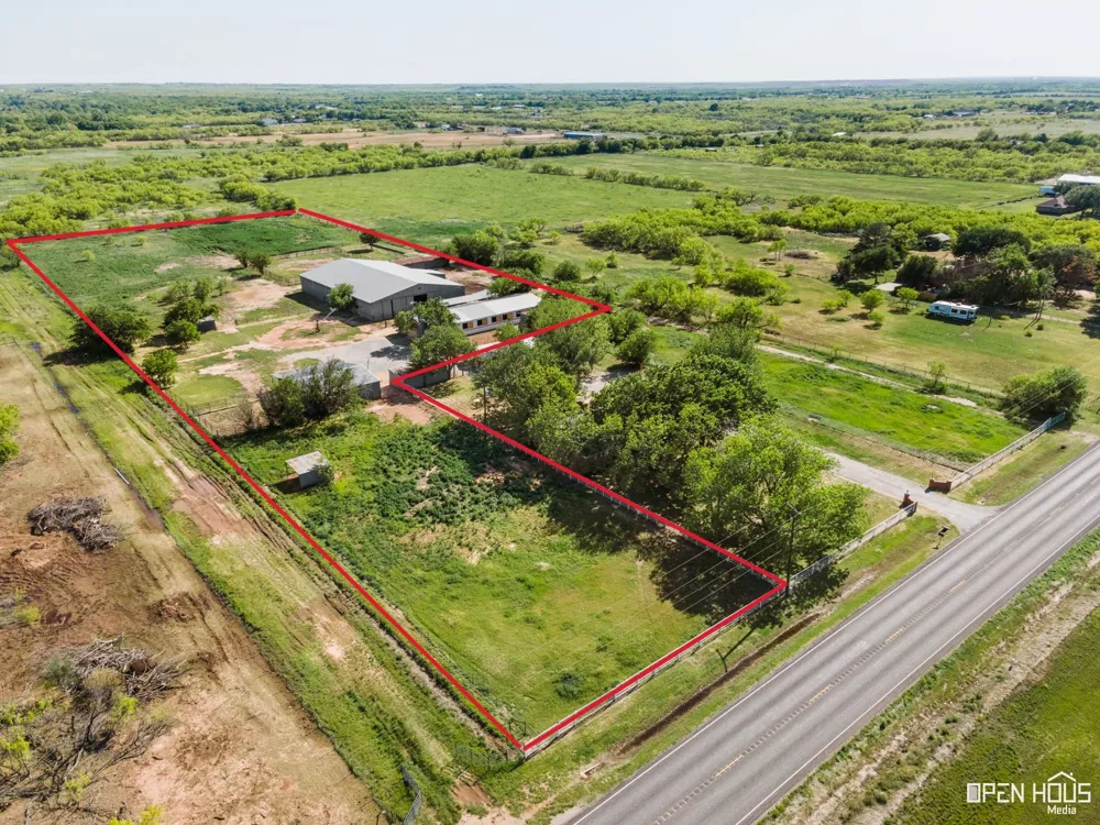 3613 FM 367 Iowa Park, TX 76367