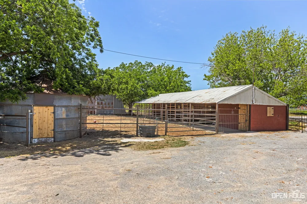 3613 FM 367 Iowa Park, TX 76367
