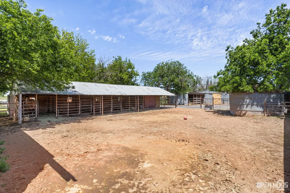 3613 FM 367 Iowa Park, TX 76367