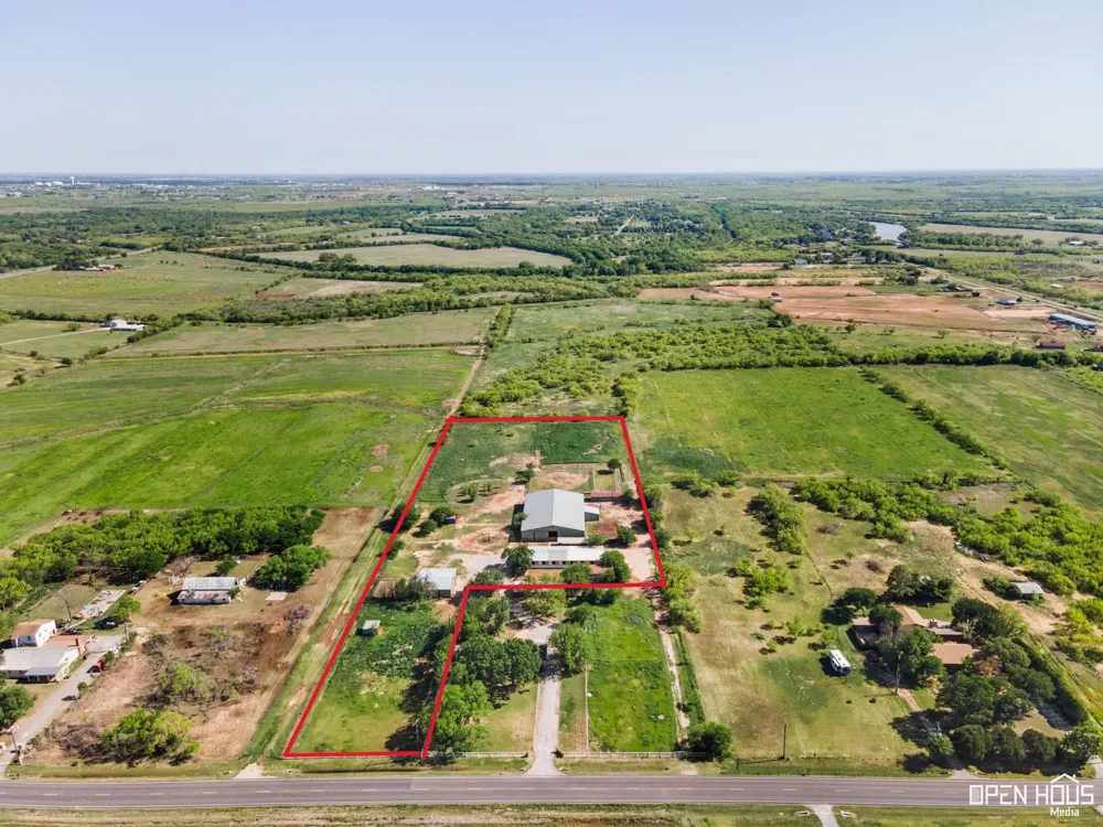3613 FM 367 Iowa Park, TX 76367