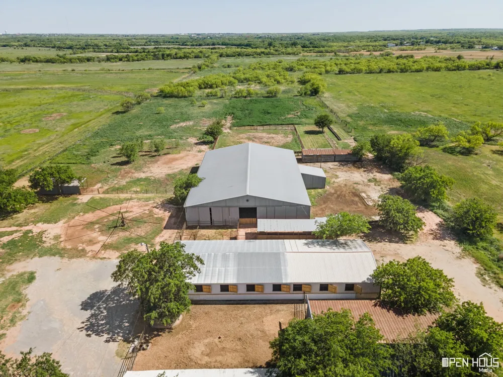 3613 FM 367 Iowa Park, TX 76367