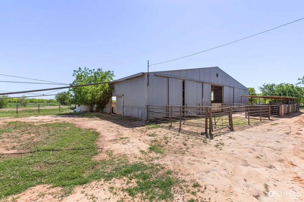 3613 FM 367 Iowa Park, TX 76367