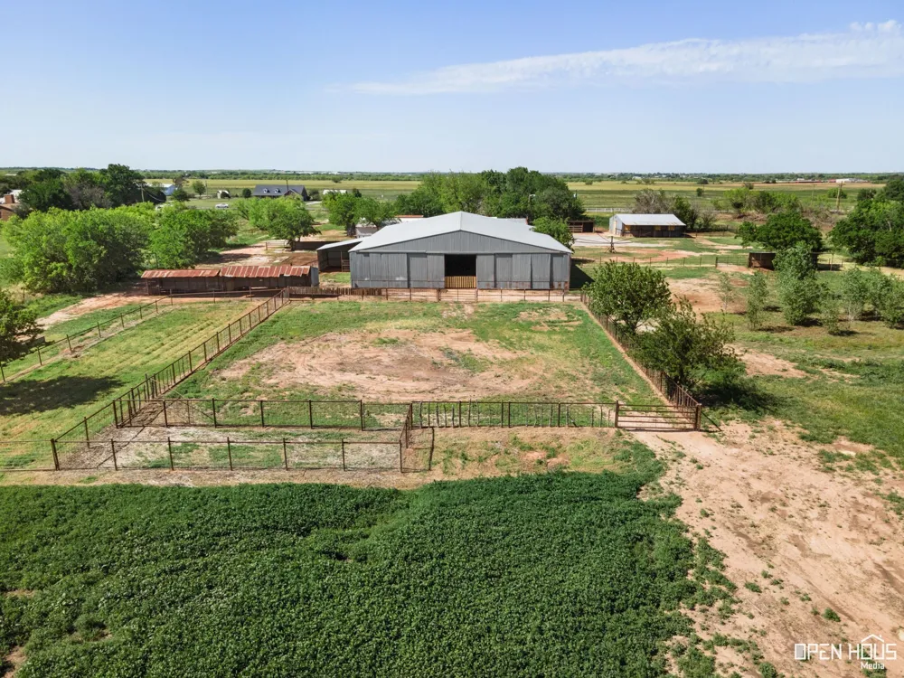 3613 FM 367 Iowa Park, TX 76367