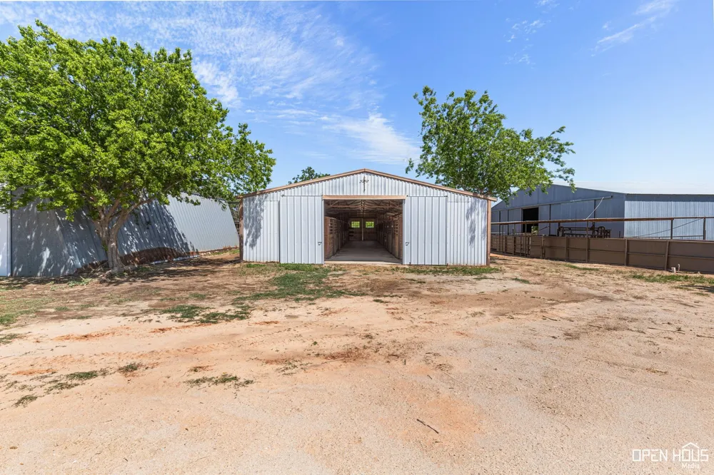 3613 FM 367 Iowa Park, TX 76367