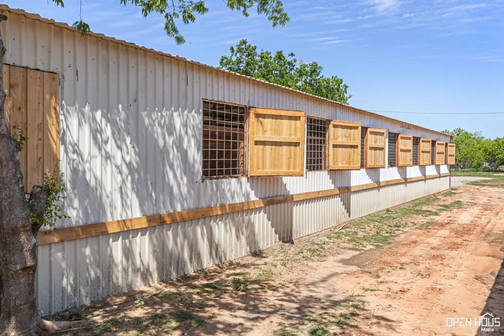 3613 FM 367 Iowa Park, TX 76367