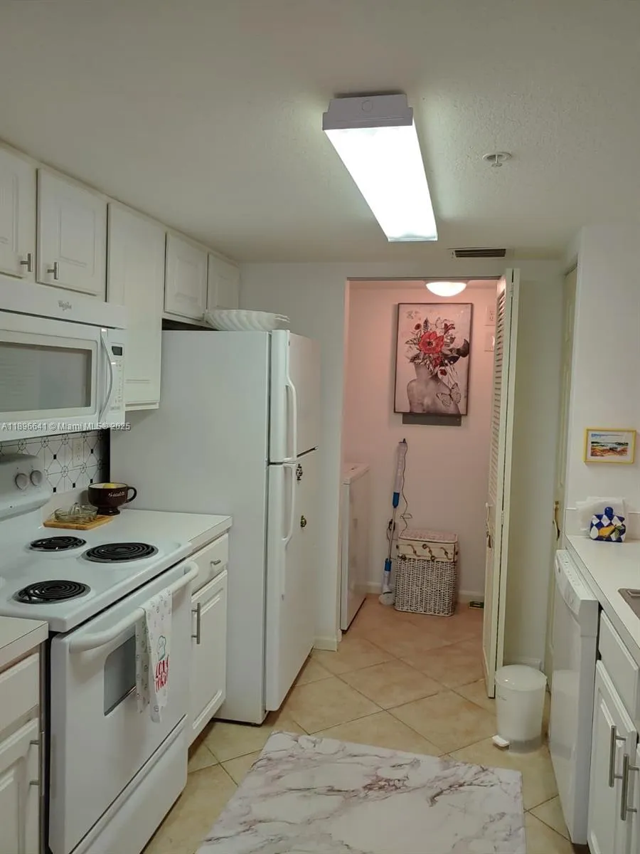 4122 Residence dr #102 Fort Myers, FL 33901