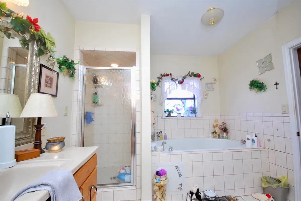 302 S Main Street Schulenburg, TX 78956