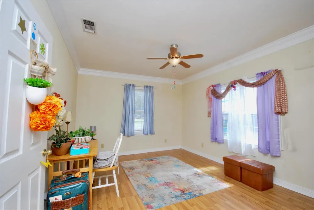 302 S Main Street Schulenburg, TX 78956