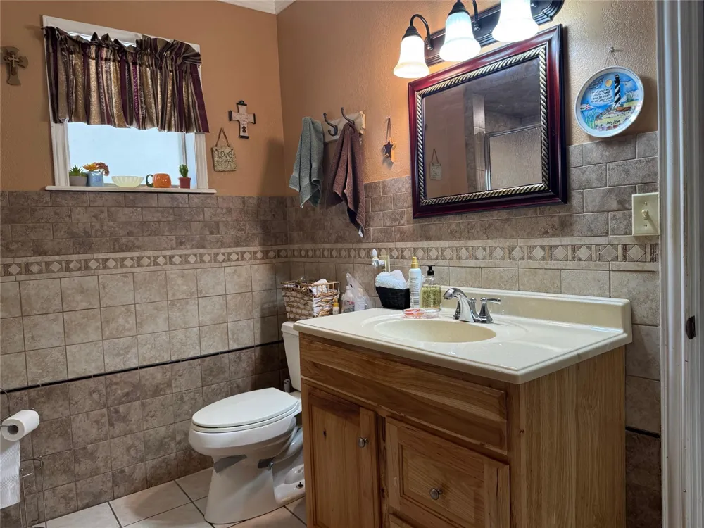 302 S Main Street Schulenburg, TX 78956