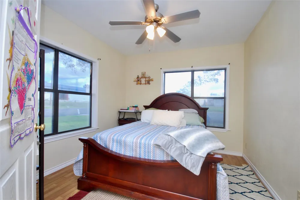 302 S Main Street Schulenburg, TX 78956