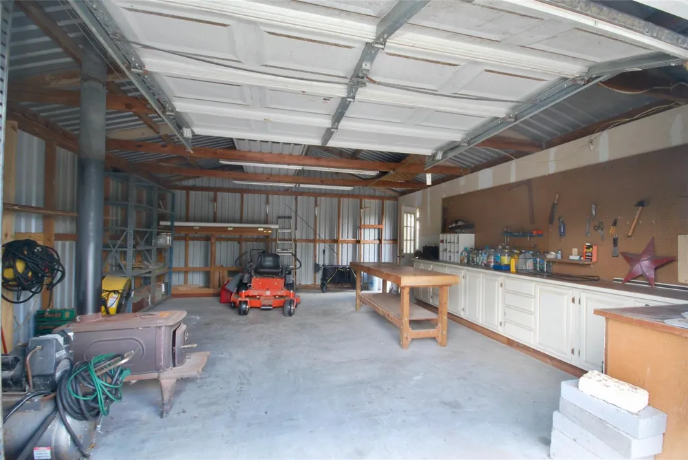 302 S Main Street Schulenburg, TX 78956