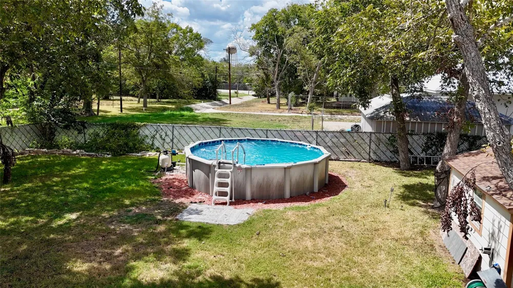 302 S Main Street Schulenburg, TX 78956