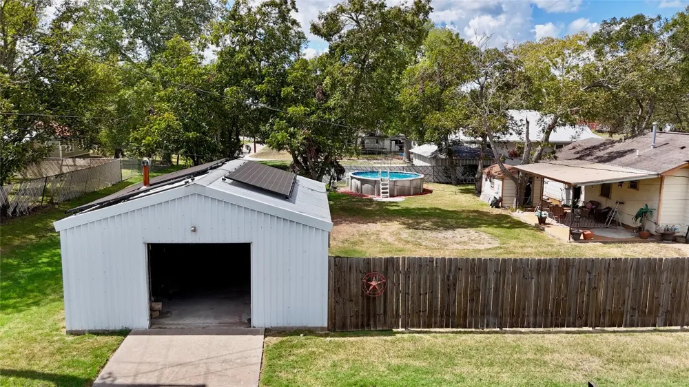 302 S Main Street Schulenburg, TX 78956