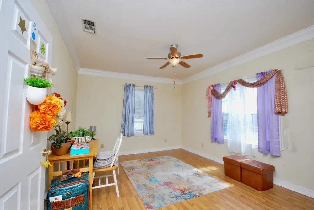 302 S Main Street Schulenburg, TX 78956