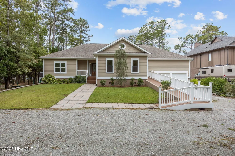 402 Whittaker Point Road Oriental, NC 28571
