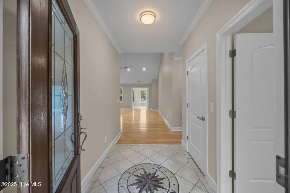 402 Whittaker Point Road Oriental, NC 28571