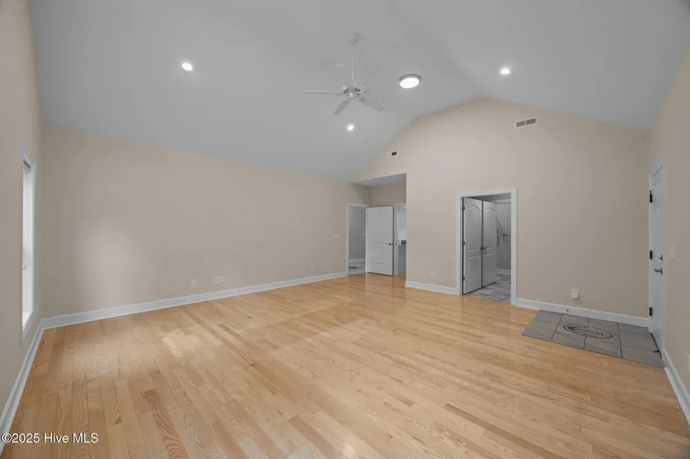 402 Whittaker Point Road Oriental, NC 28571