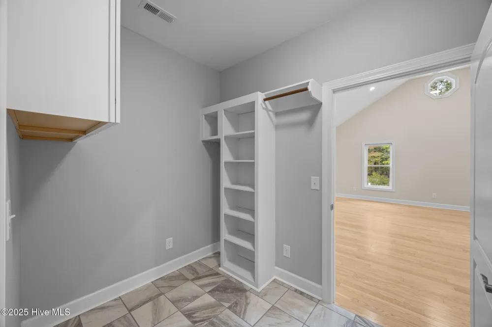 402 Whittaker Point Road Oriental, NC 28571