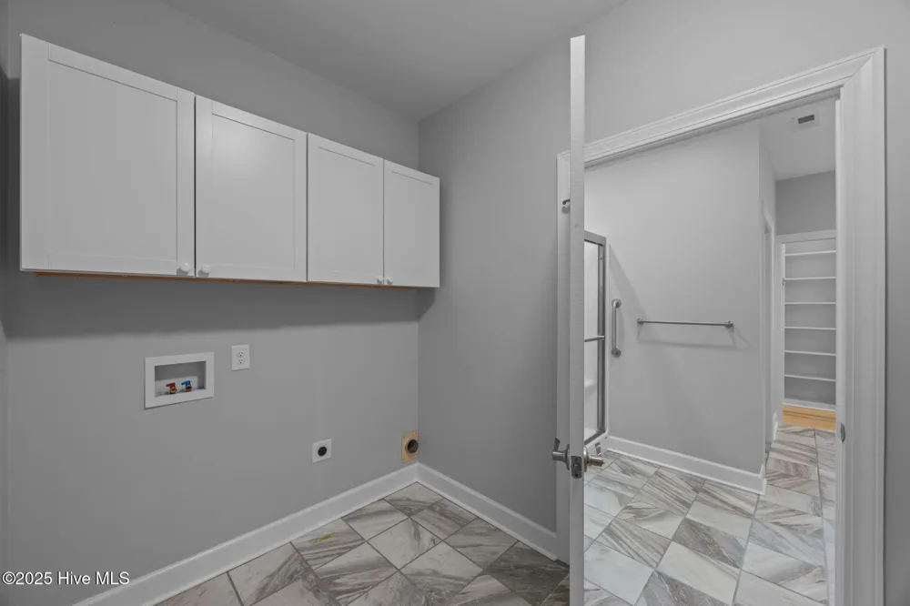 402 Whittaker Point Road Oriental, NC 28571