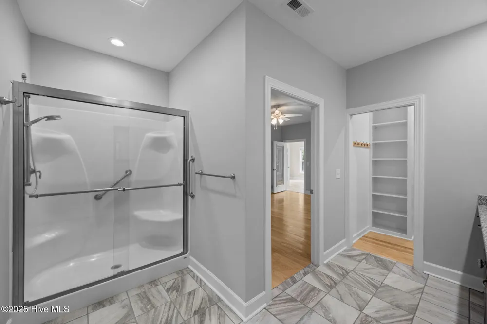 402 Whittaker Point Road Oriental, NC 28571