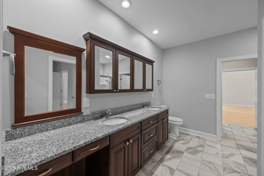 402 Whittaker Point Road Oriental, NC 28571