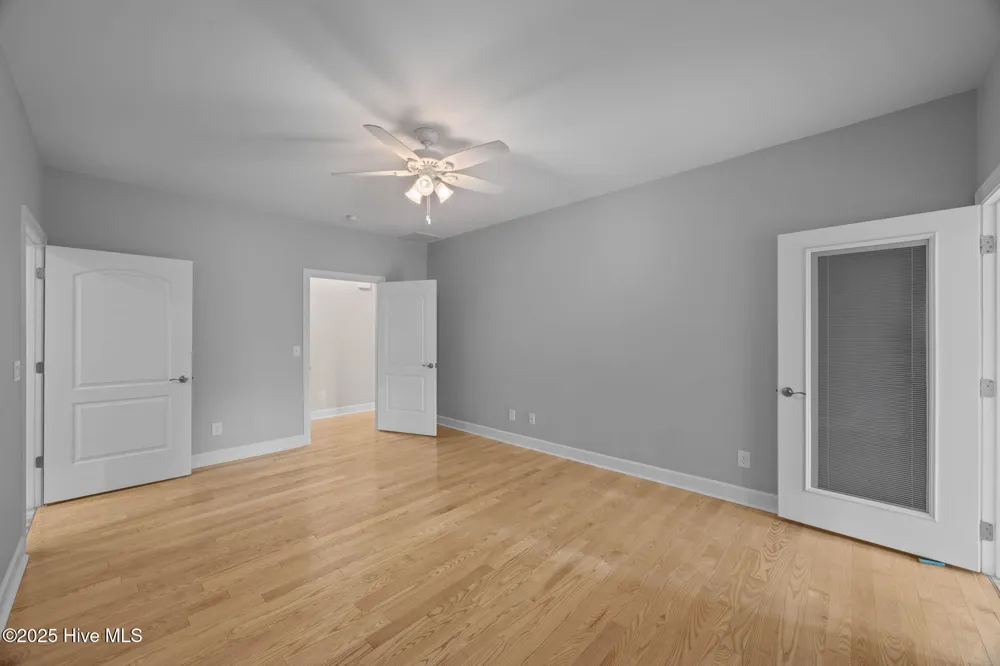 402 Whittaker Point Road Oriental, NC 28571