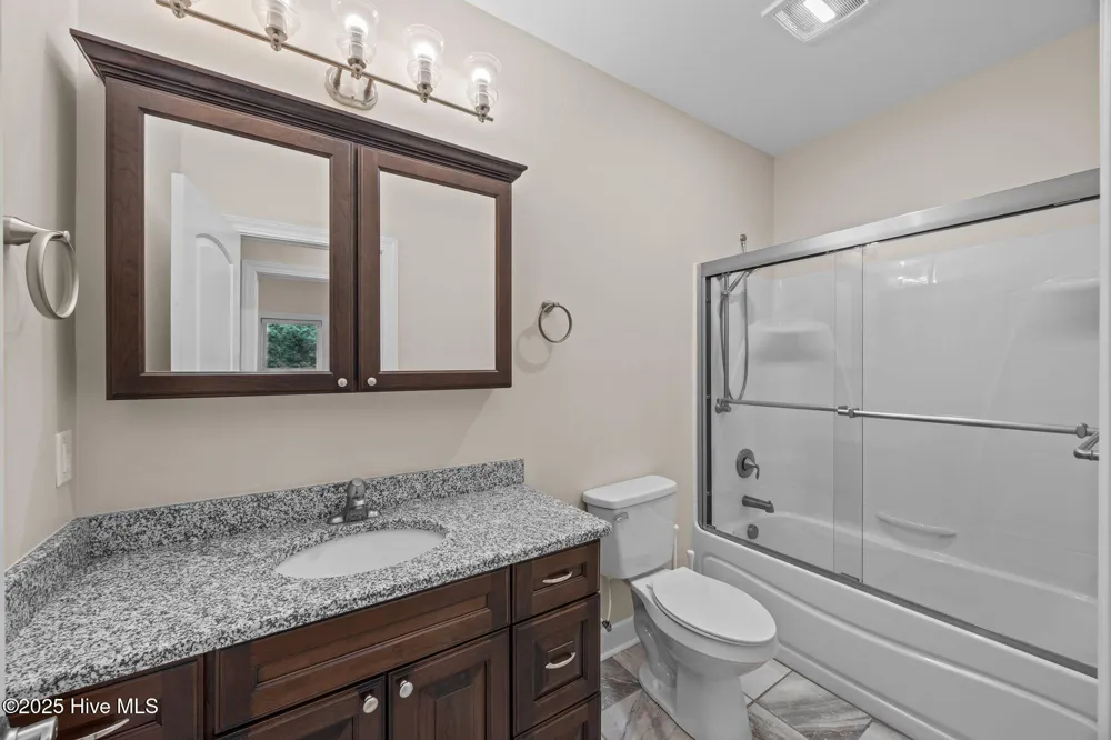 402 Whittaker Point Road Oriental, NC 28571