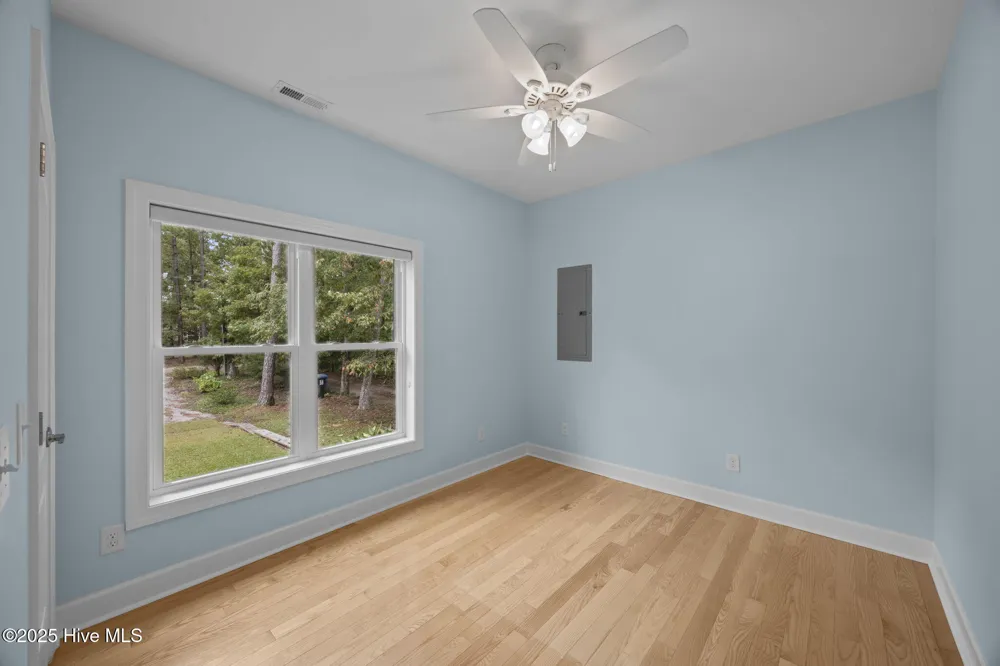 402 Whittaker Point Road Oriental, NC 28571