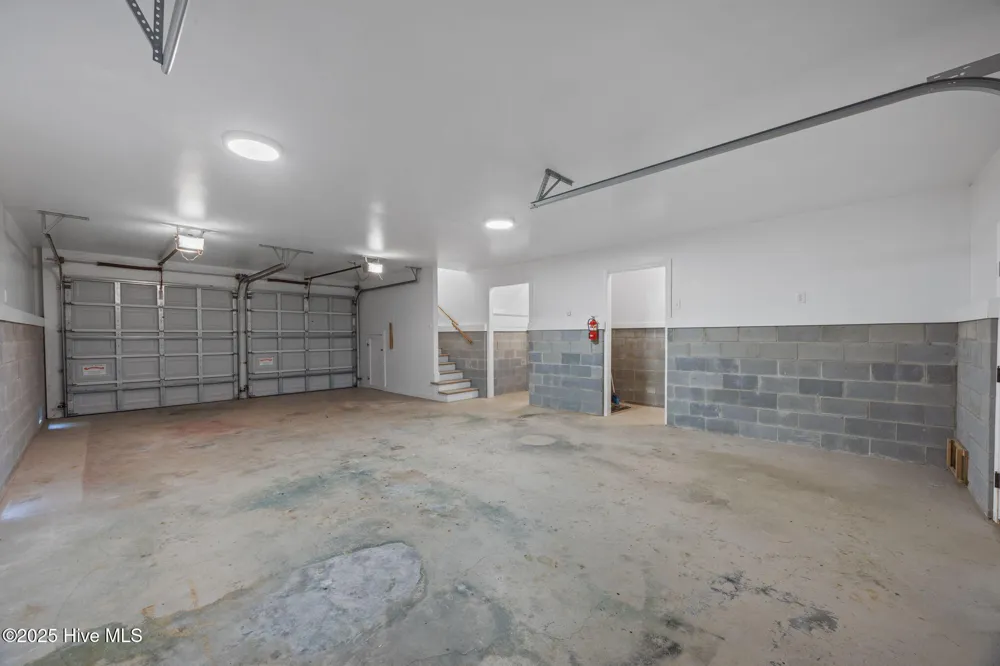 402 Whittaker Point Road Oriental, NC 28571