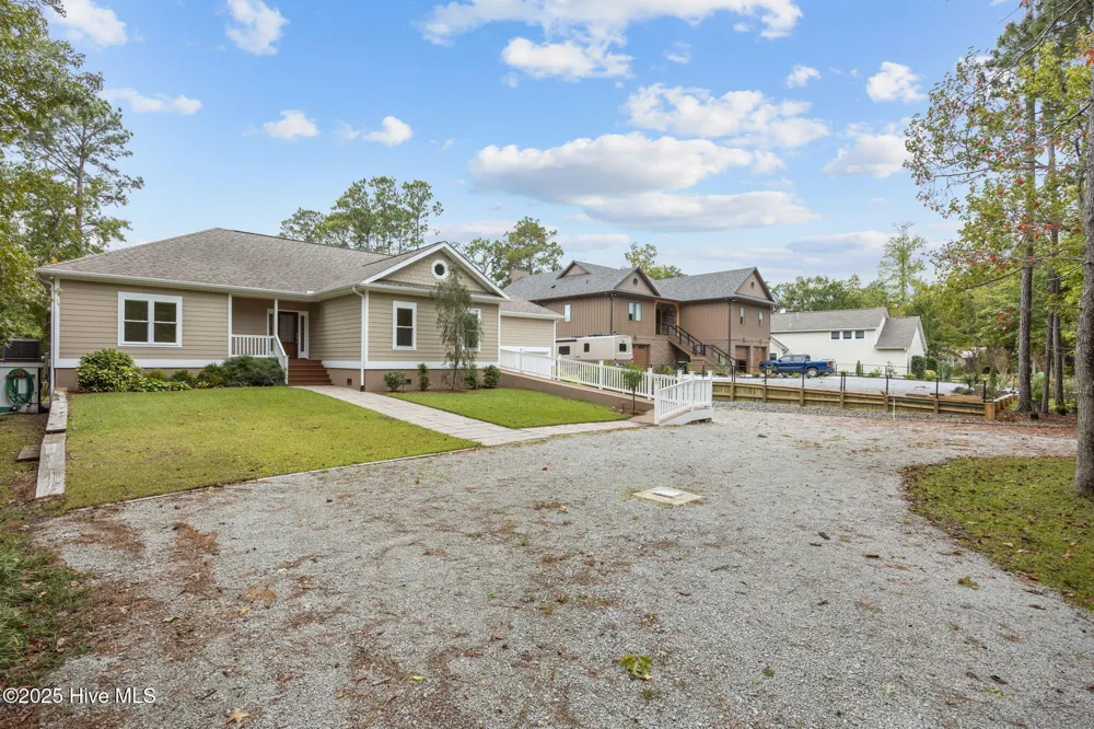 402 Whittaker Point Road Oriental, NC 28571