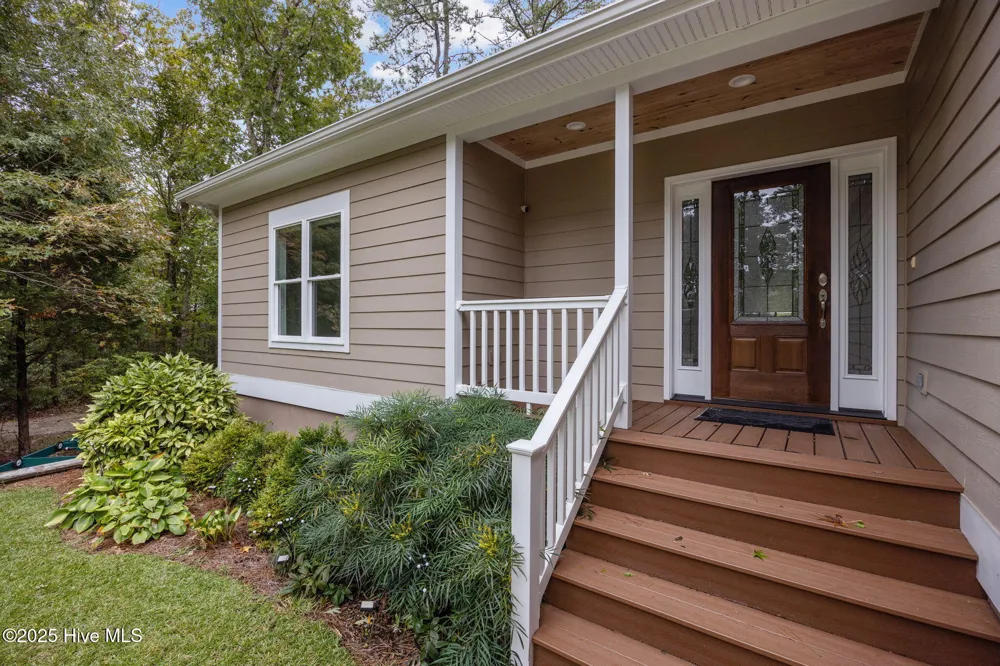 402 Whittaker Point Road Oriental, NC 28571